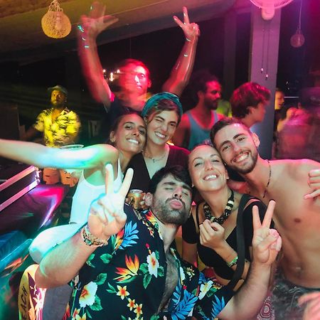 Beach Break Surf Hostel Уелигама Екстериор снимка