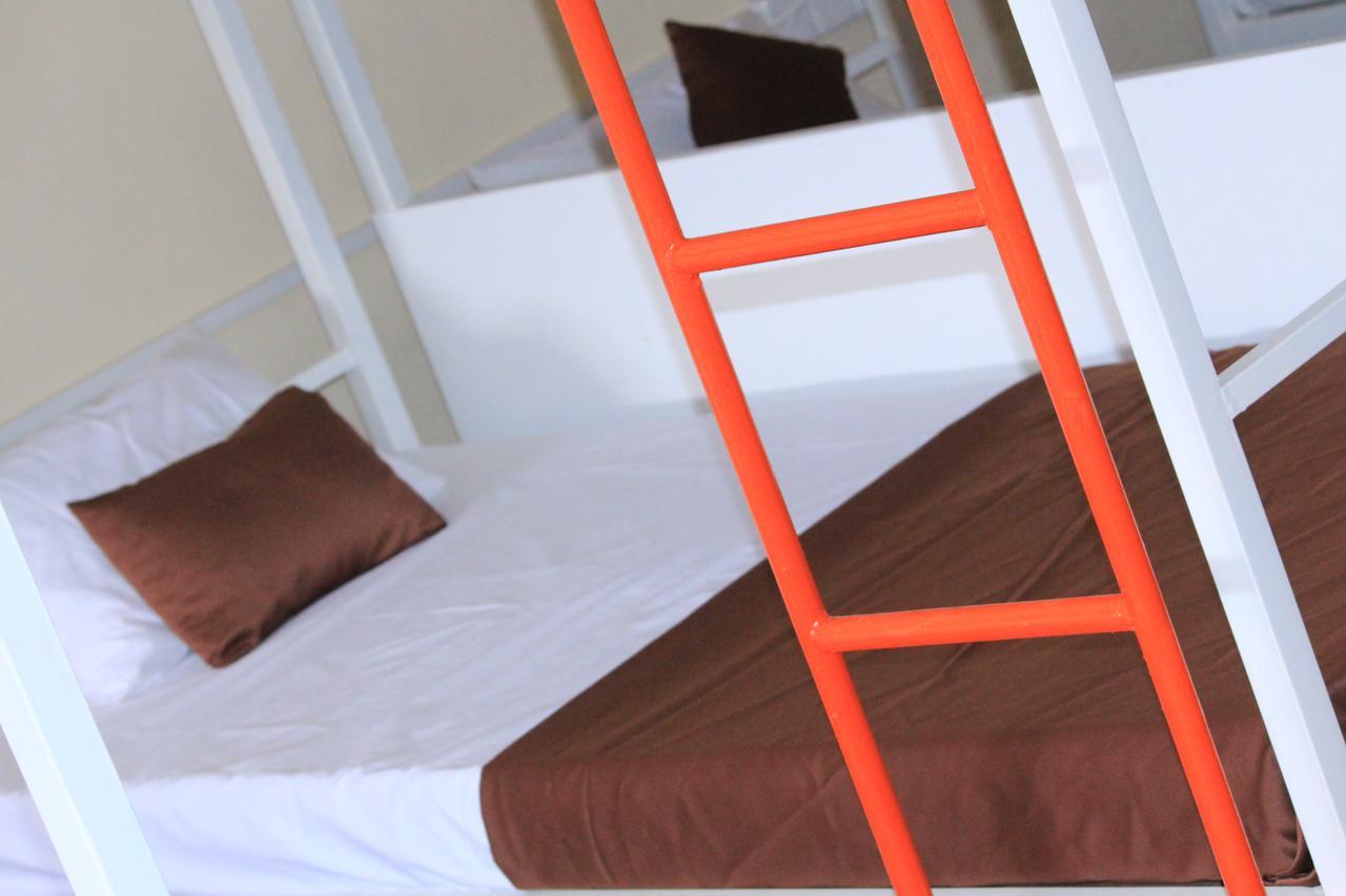 Beach Break Surf Hostel Уелигама Екстериор снимка