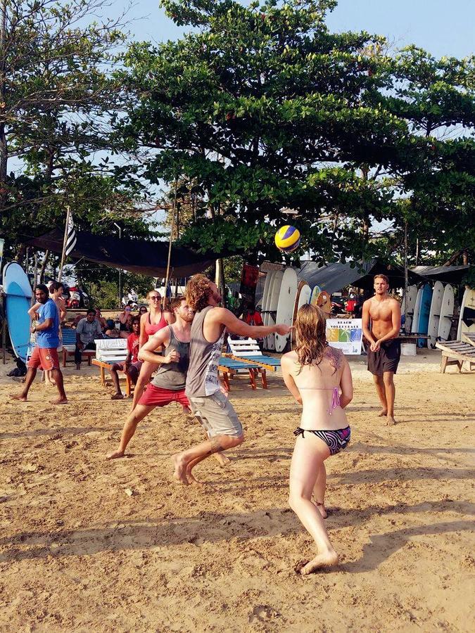 Beach Break Surf Hostel Уелигама Екстериор снимка
