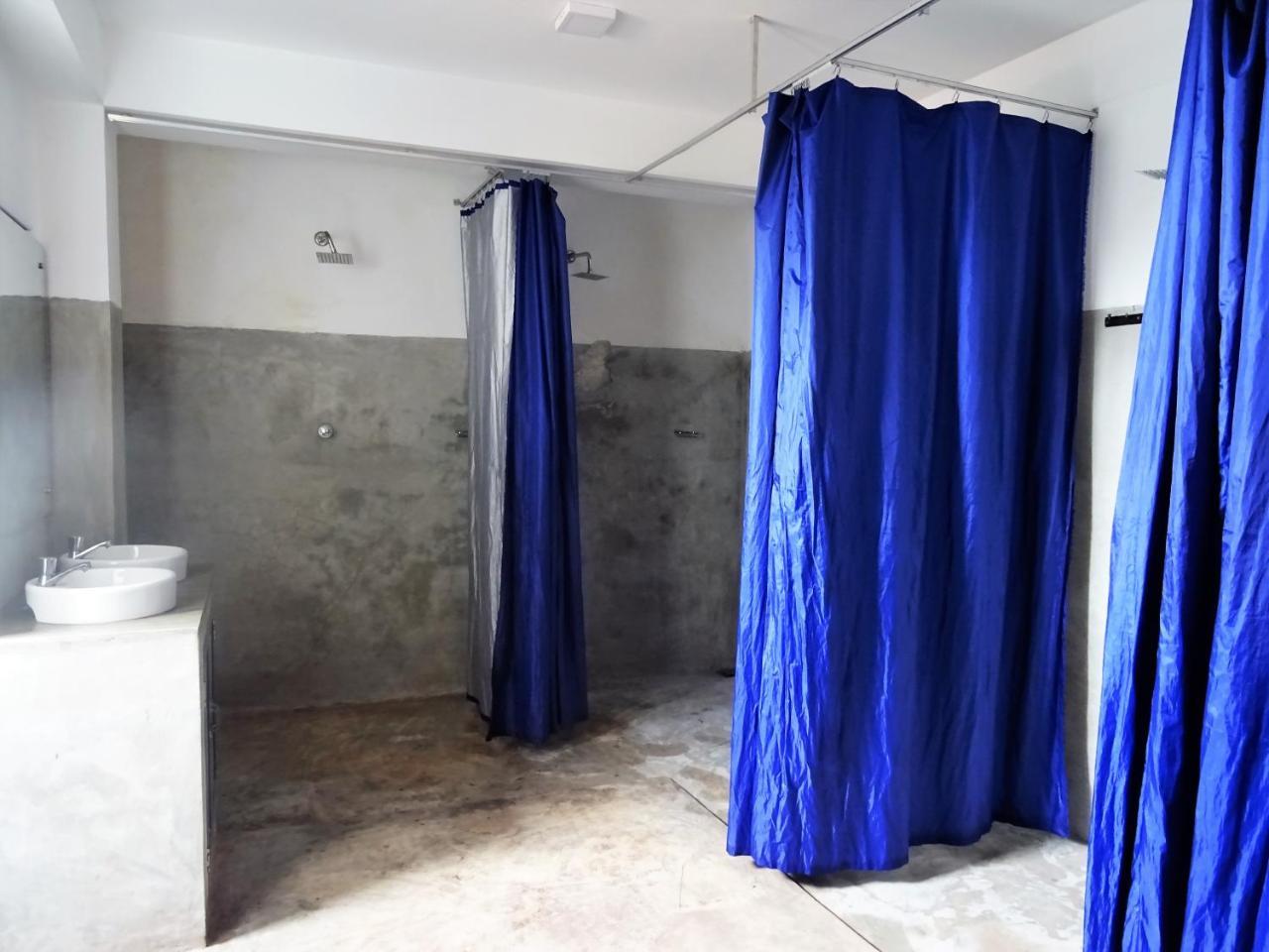 Beach Break Surf Hostel Уелигама Екстериор снимка