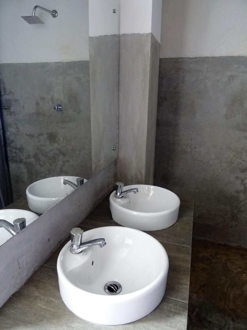 Beach Break Surf Hostel Уелигама Екстериор снимка