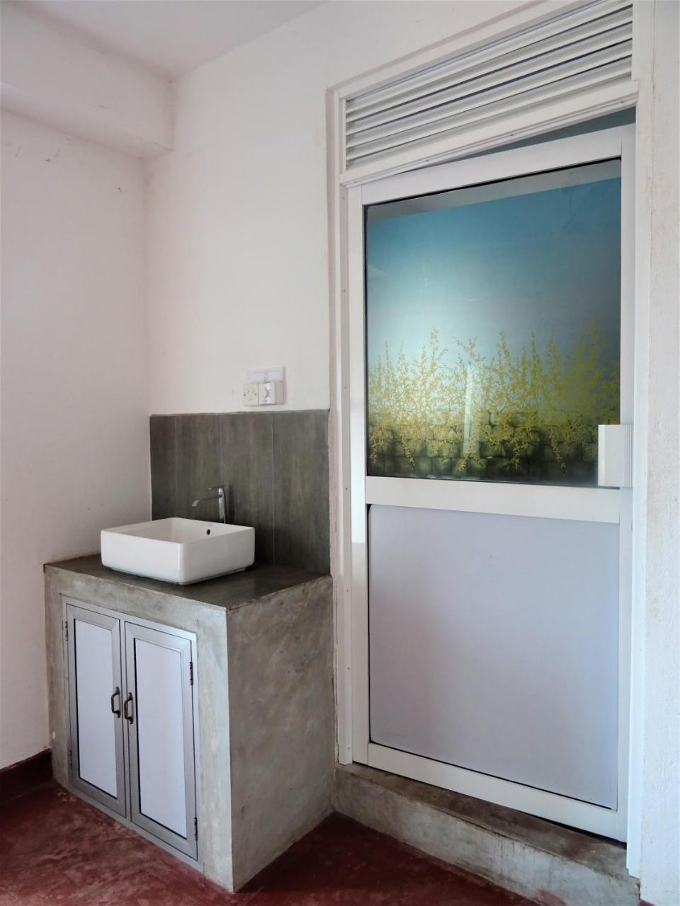 Beach Break Surf Hostel Уелигама Екстериор снимка