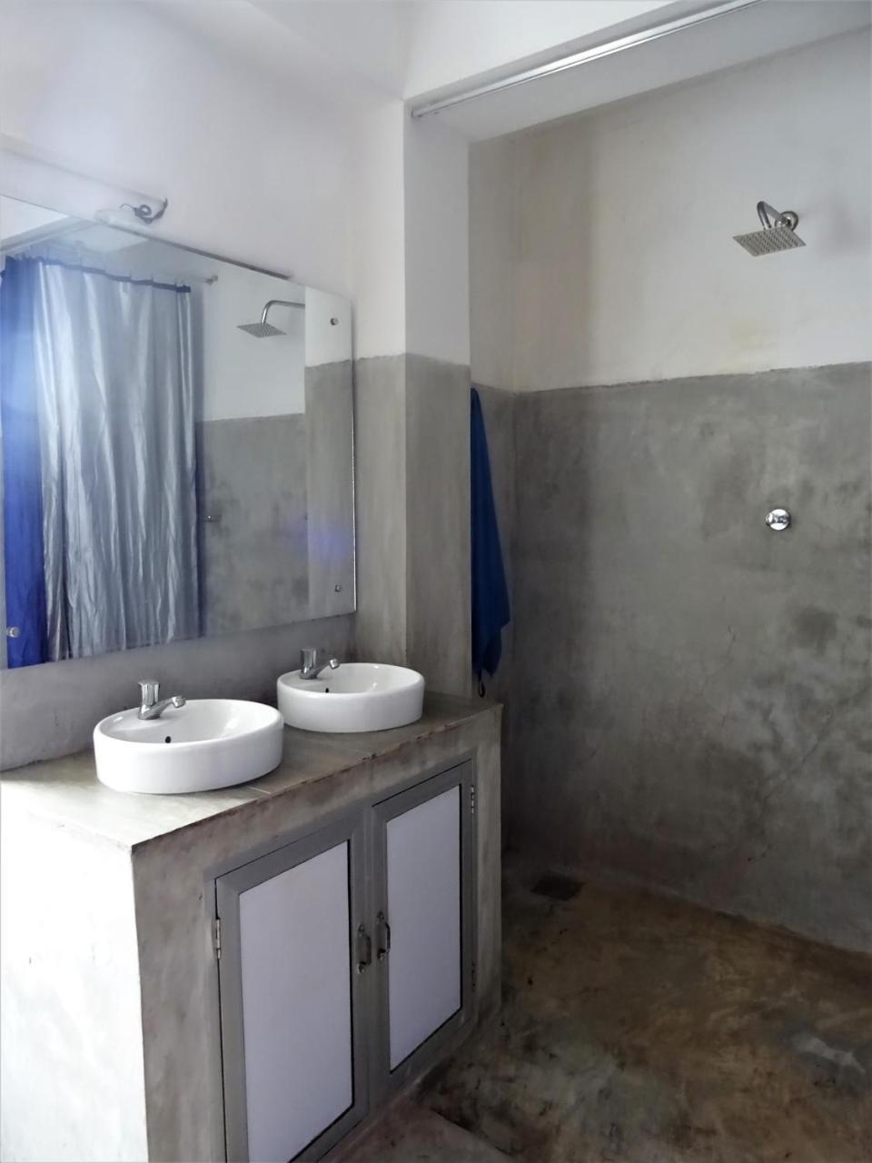 Beach Break Surf Hostel Уелигама Екстериор снимка