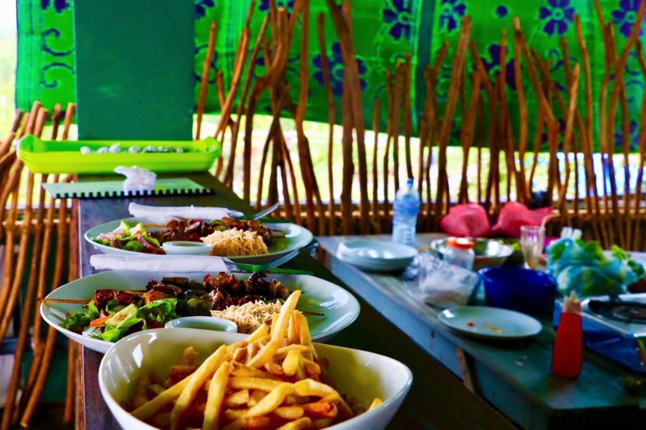 Beach Break Surf Hostel Уелигама Екстериор снимка