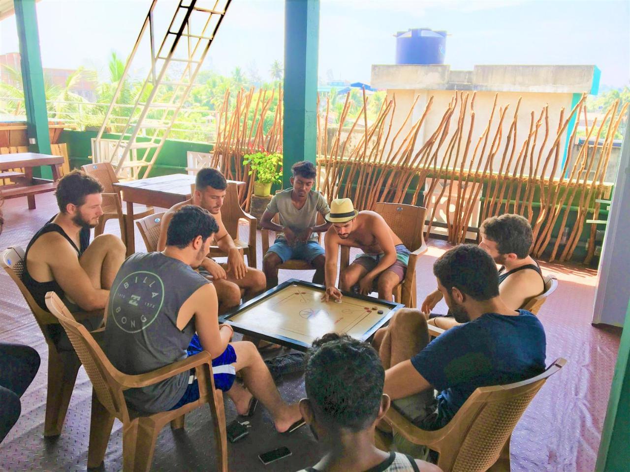 Beach Break Surf Hostel Уелигама Екстериор снимка